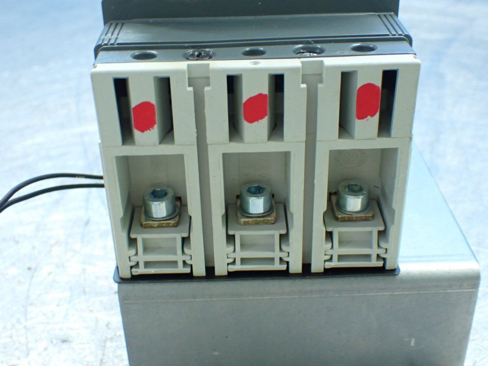 Abb 3-pole Molded Case Circuit Breaker - Tmax T2h 100