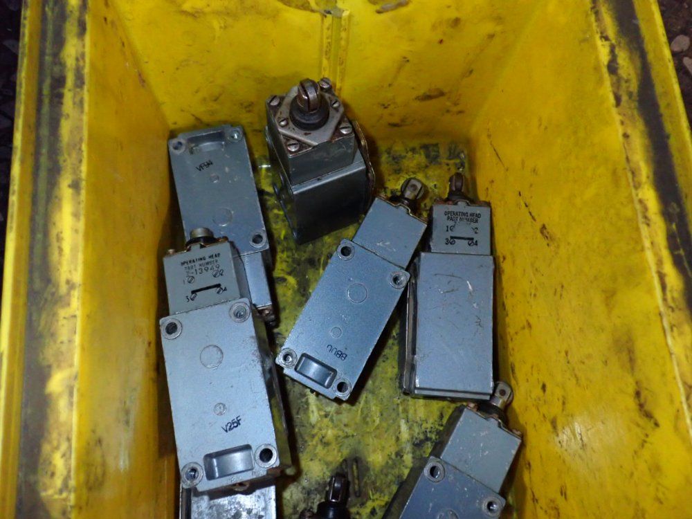 Allen-bradley Oil Tight Limit Switch - 802t-d