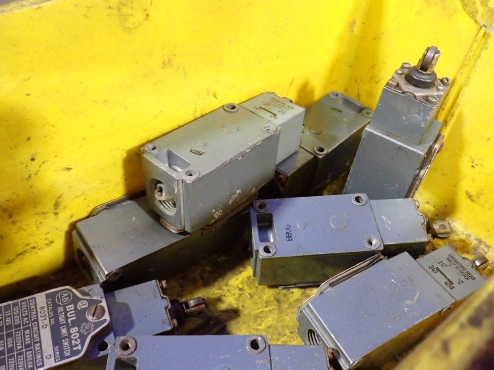 Allen-bradley Oil Tight Limit Switch - 802t-d