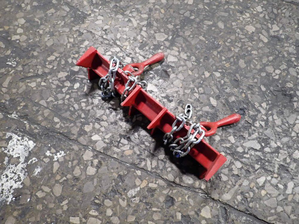 Jewel Mfg. Co. Straight Pipe Welding Vise