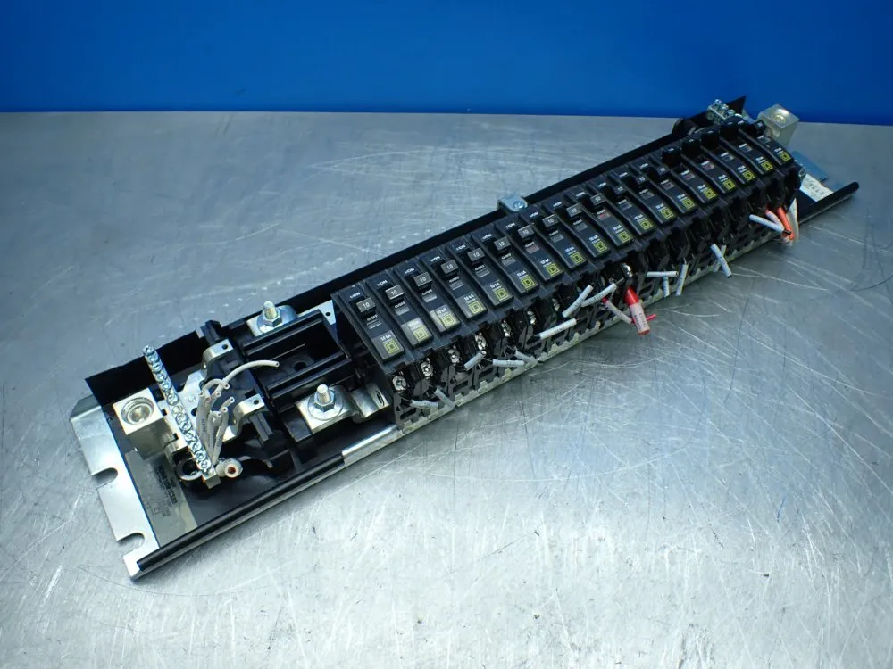 Square D Circuit Breaker Panel Board W/breakers - Nqm810m1csb8