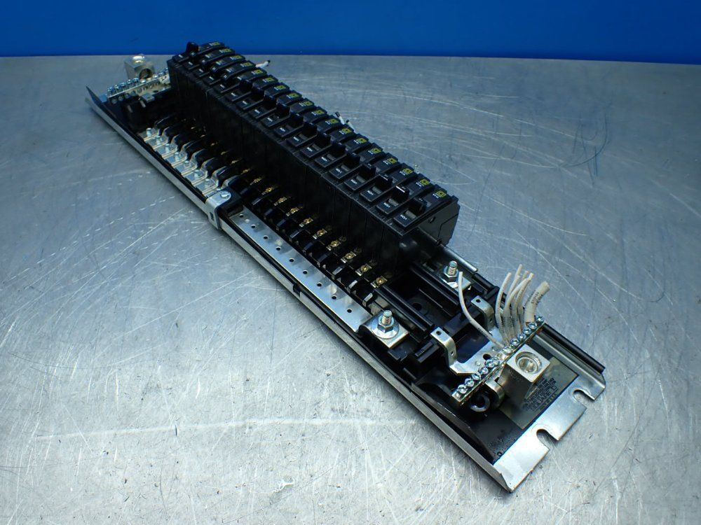 Square D Circuit Breaker Panel Board W/breakers - Nqm810m1csb8