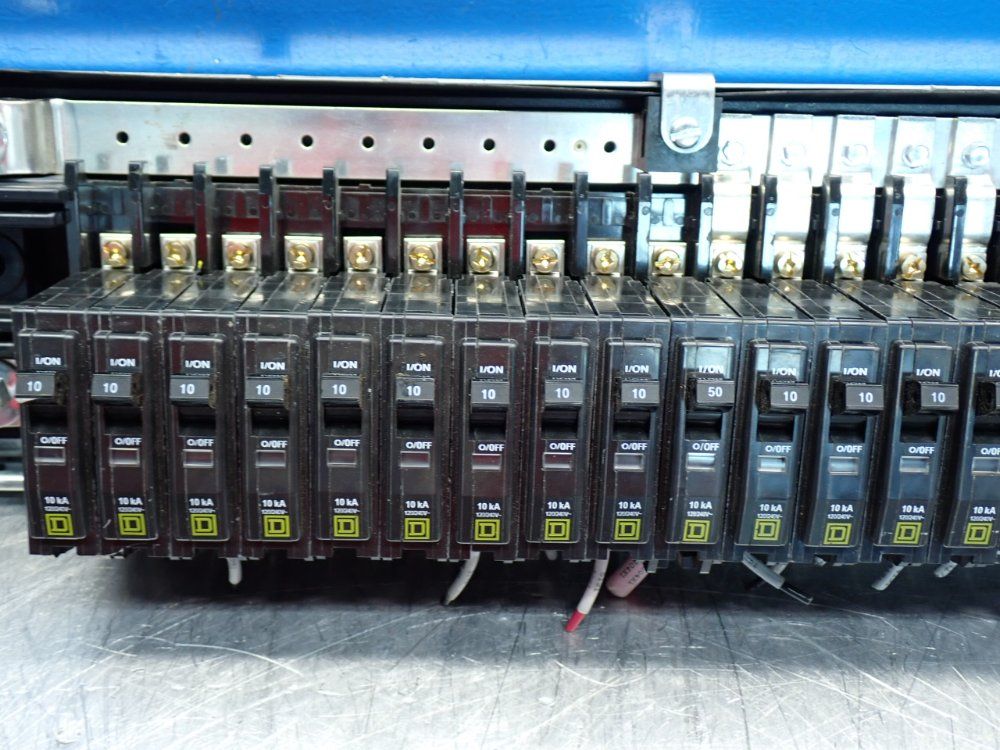 Square D Panel Board + (18) Dw-8068 Circuit Breakers - Nqm810m1csb8