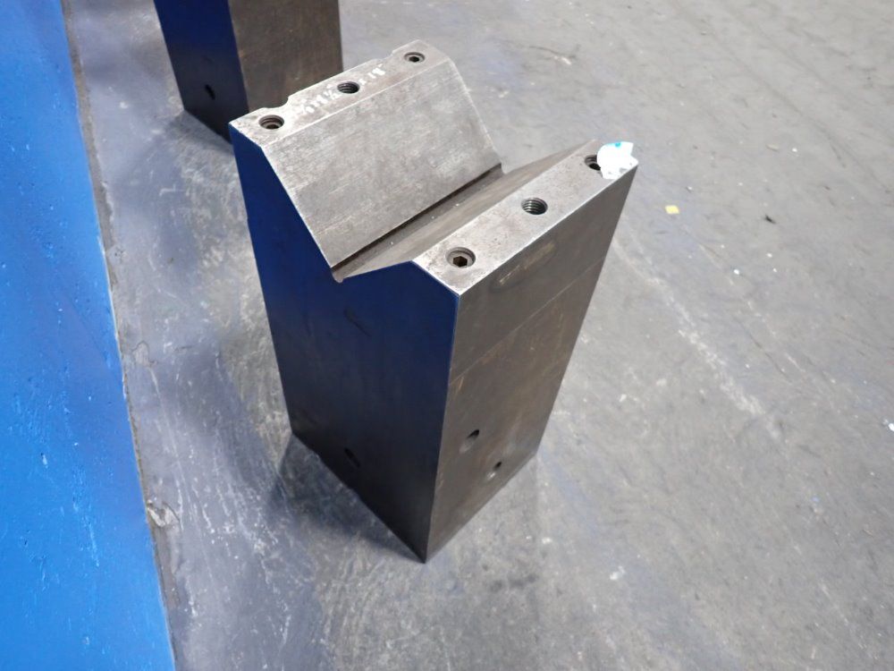 8" X 9 1/2" V-block