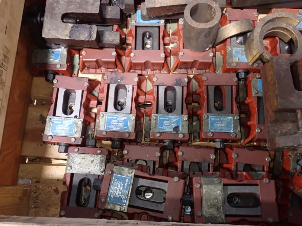 Fixators / Tool Holders