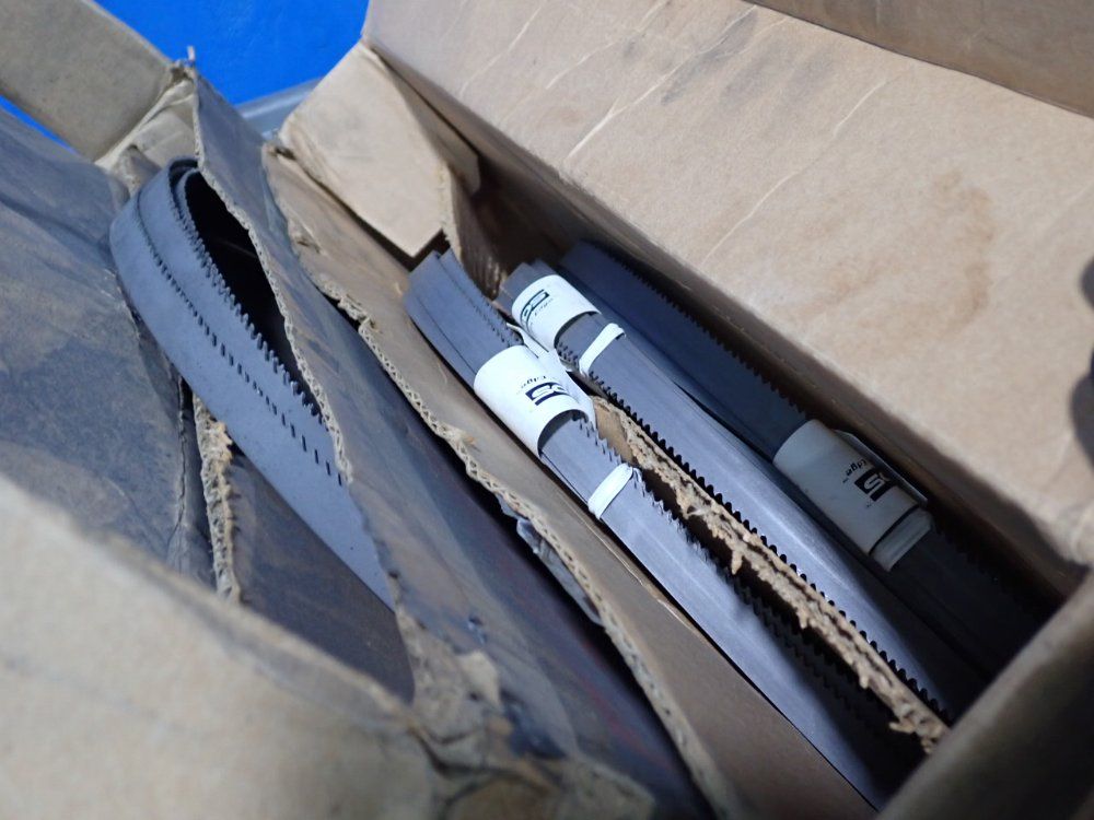 Morse, Simon Badsaw Blades