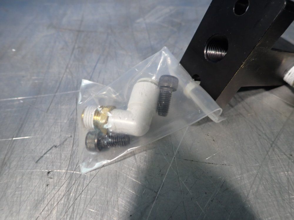 Pneumatic Brake Fluid Bleeder