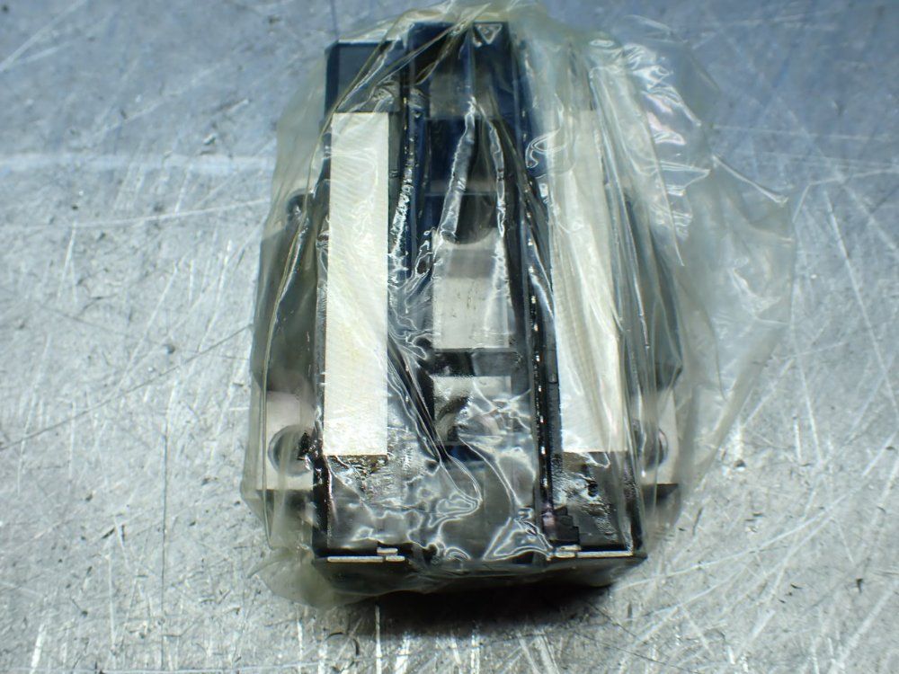 Rexroth 2 Carbon Steel Ball Runner Blocks - R165121420