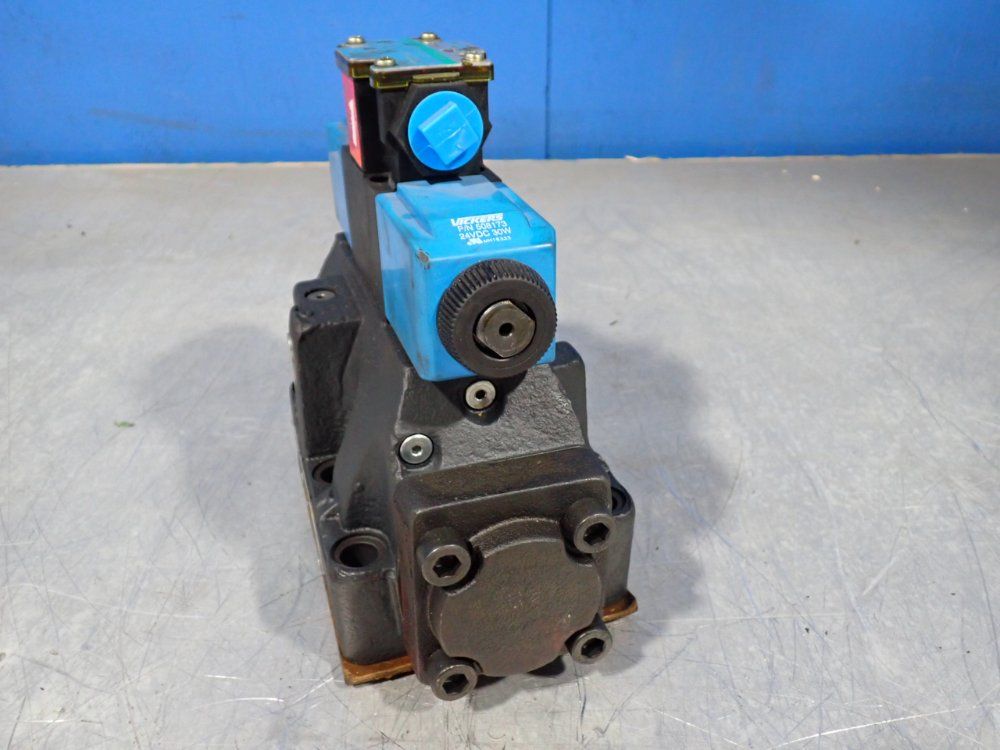 Vickers 3000 Psi Directional Control Valve - Dg5s-8-2n-t-k-m-fpa4wl-h5-30-en483