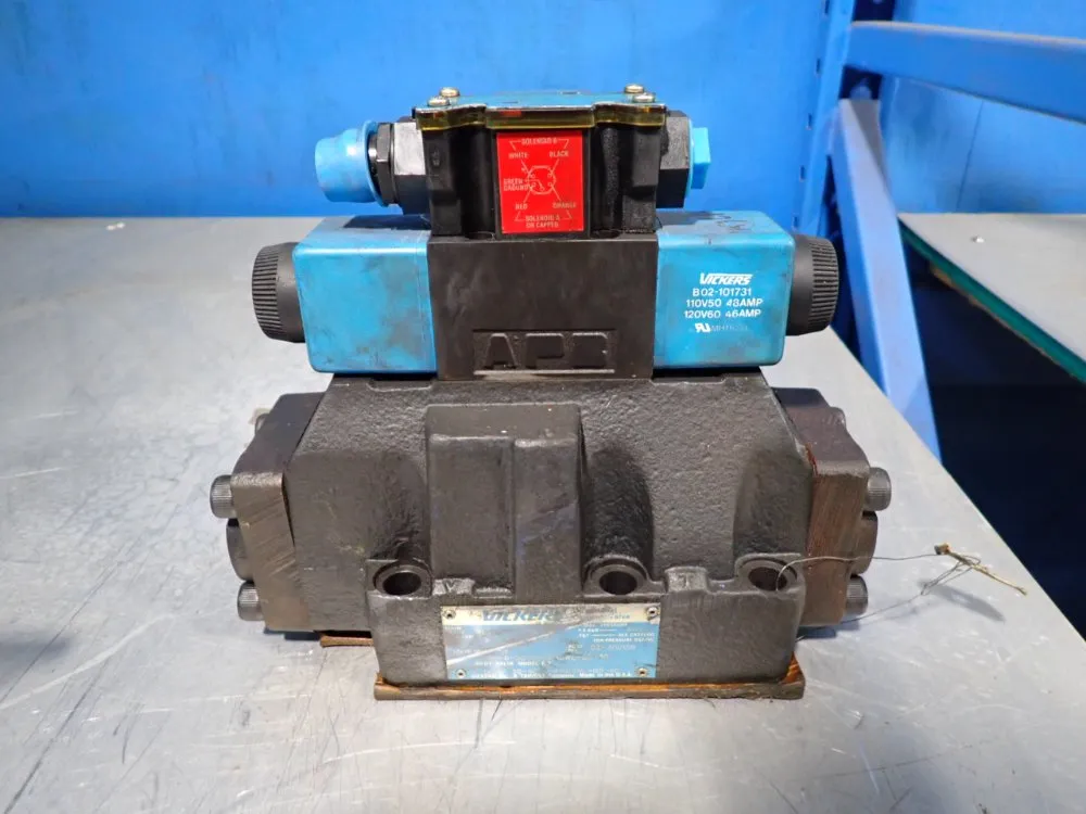 Vickers 3000 Psi Directional Control Valve - Dg5s-8-3c-m-fpa5wl-b5-30