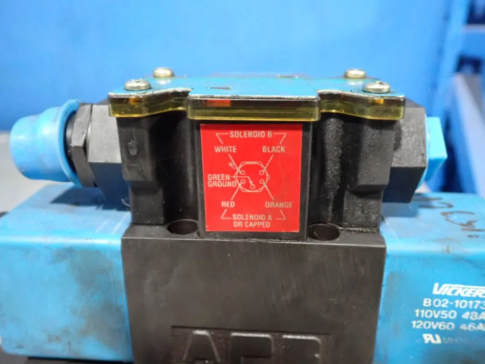 Vickers 3000 Psi Directional Control Valve - Dg5s-8-3c-m-fpa5wl-b5-30