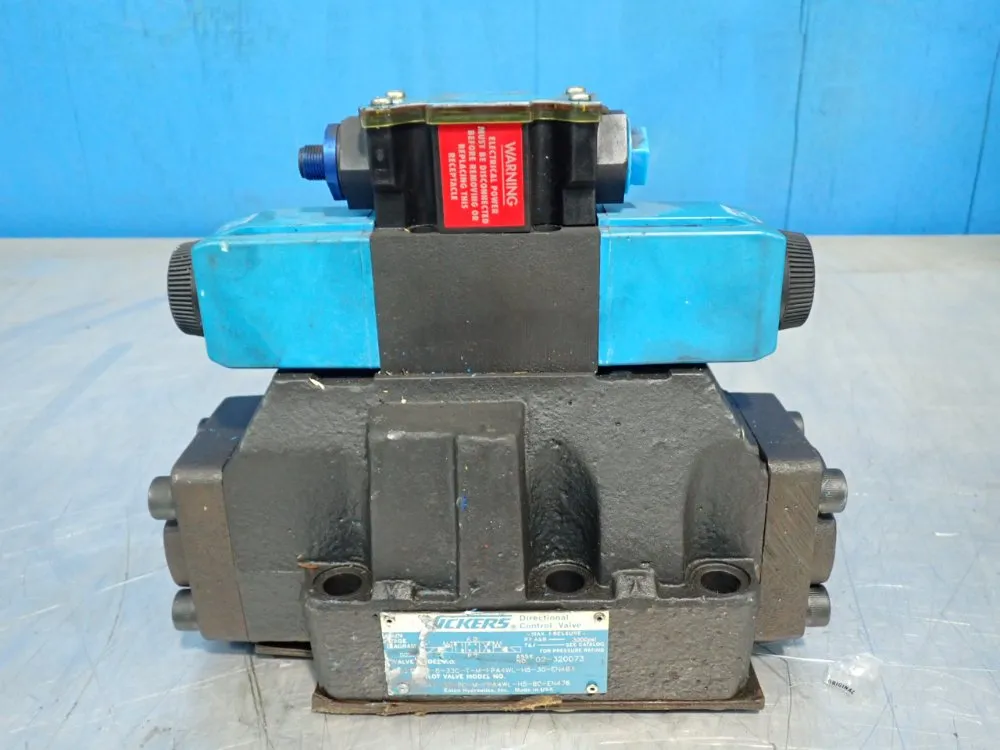 Vickers 3000 Psi Directional Control Valve - Dg5s-8-33c-t-m-fpa4wl-h5-30-en483