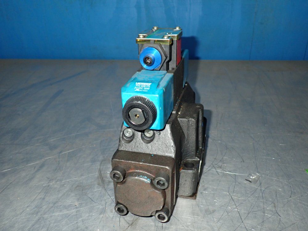 Vickers 3000 Psi Directional Control Valve - Dg5s-8-33c-t-m-fpa4wl-h5-30-en483