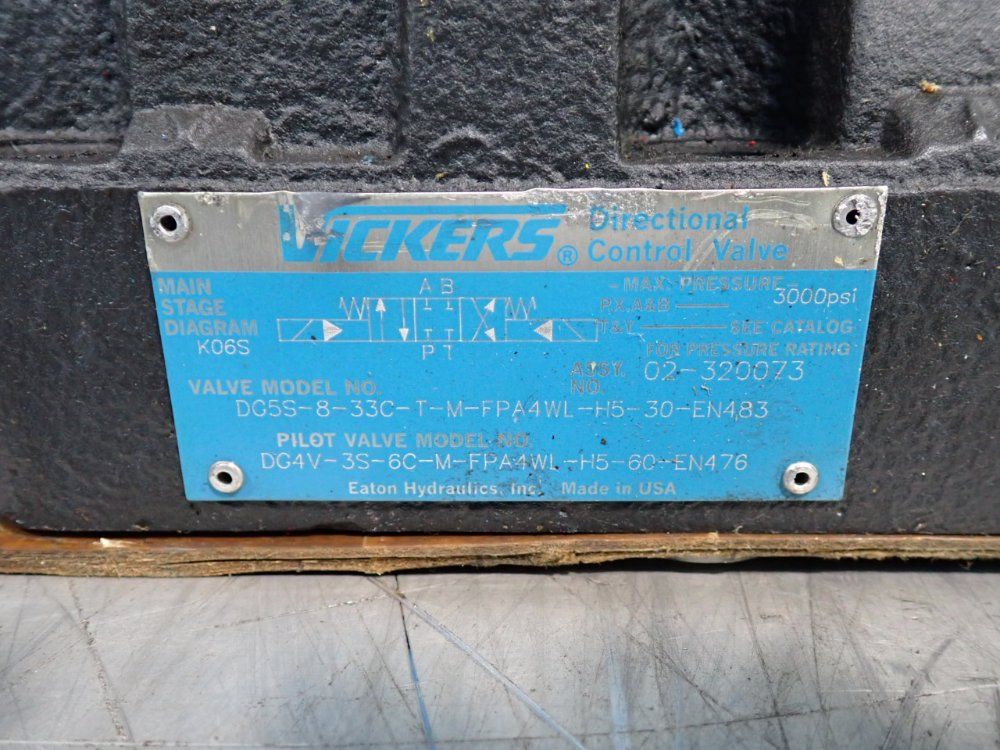 Vickers 3000 Psi Directional Control Valve - Dg5s-8-33c-t-m-fpa4wl-h5-30-en483