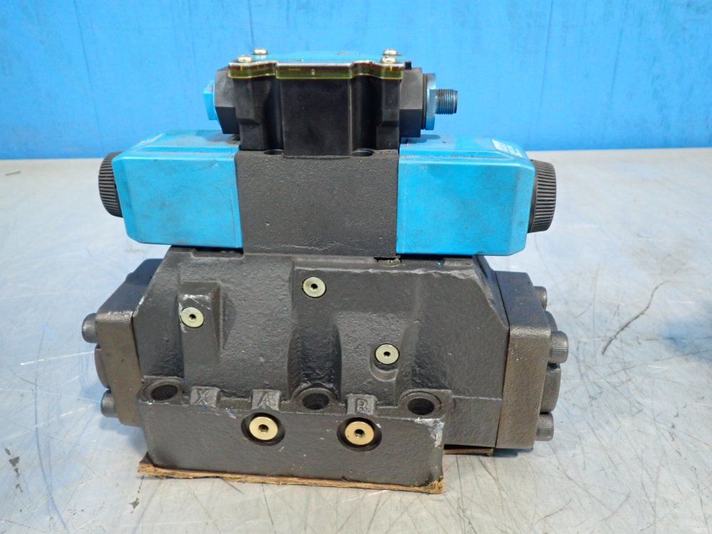 Vickers 3000 Psi Directional Control Valve - Dg5s-8-33c-t-m-fpa4wl-h5-30-en483