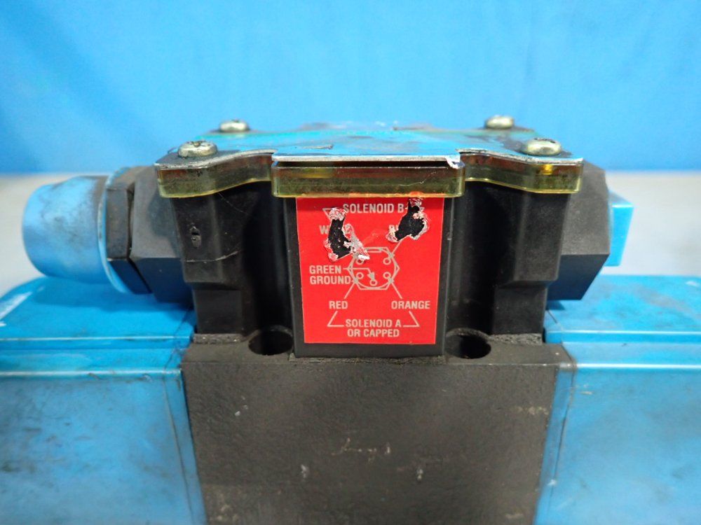 Vickers 3000 Psi Directional Control Valve - Dg5s4-022c-2-t-m-fpa5wl-d1-h5-20
