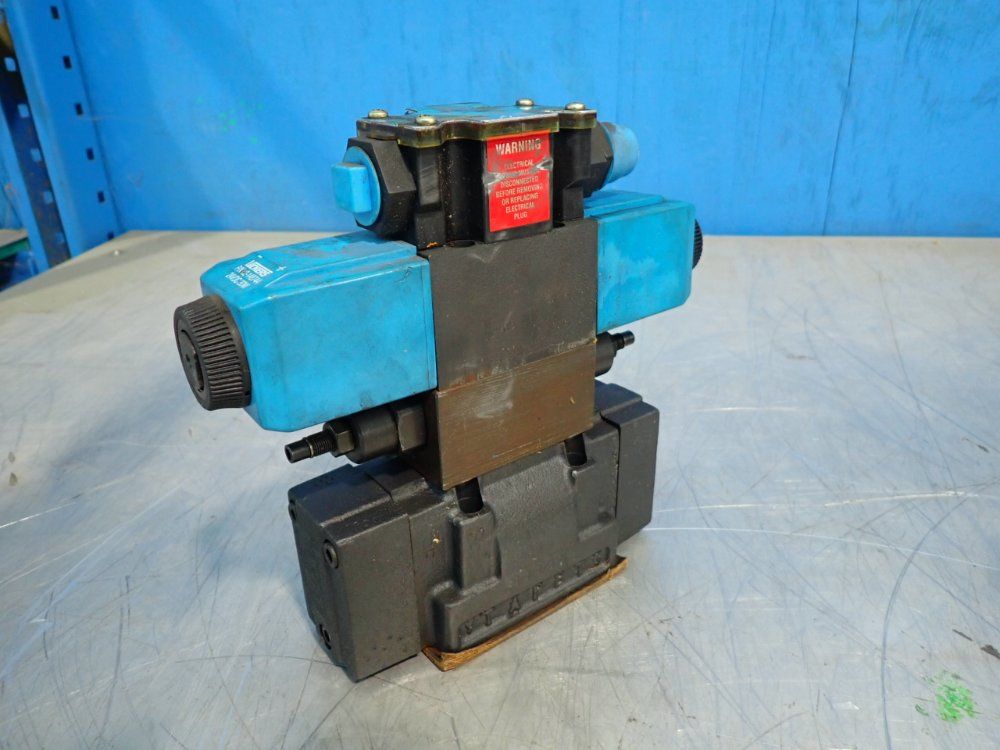 Vickers 3000 Psi Directional Control Valve - Dg5s4-022c-2-t-m-fpa5wl-d1-h5-20