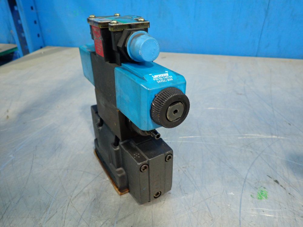 Vickers 3000 Psi Directional Control Valve - Dg5s4-022c-2-t-m-fpa5wl-d1-h5-20