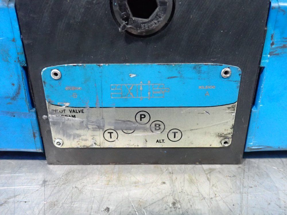 Vickers Pilot Valve - 02-316499 Pa4dg4s4lw 012n H 61 S538