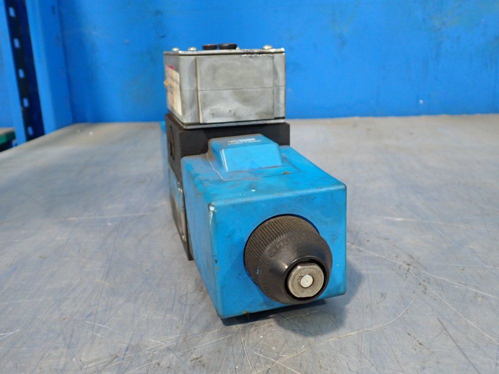 Vickers Pilot Valve - 02-321427 Pa4dg4s4lw-016c-h-60-s558