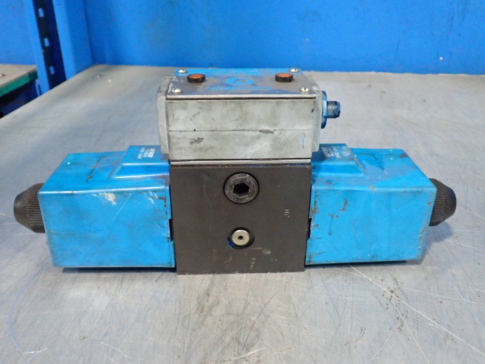 Vickers Pilot Valve - 02-321427 Pa4dg4s4lw-016c-h-60-s558