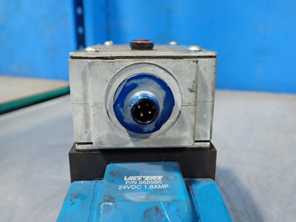 Vickers Pilot Valve - 02-321427 Pa4dg4s4lw-016c-h-60-s558