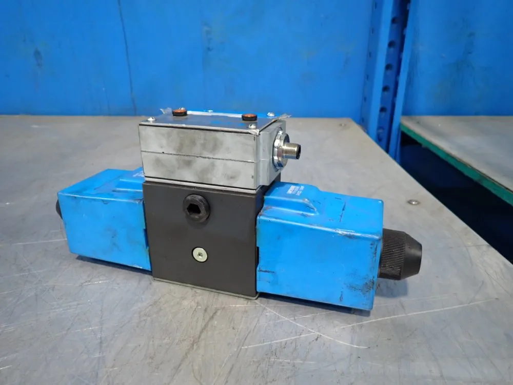 Eaton Vickers Pilot Valve - 02-155807 Dg4s4lw-012n-h-61-s471