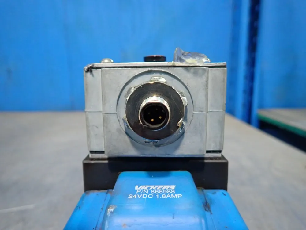 Eaton Vickers Pilot Valve - 02-155807 Dg4s4lw-012n-h-61-s471