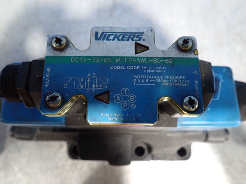 Vickers 3000 Psi Directional Control Valve - Dg5s-8-2n-m-fpa5wl-b5-30