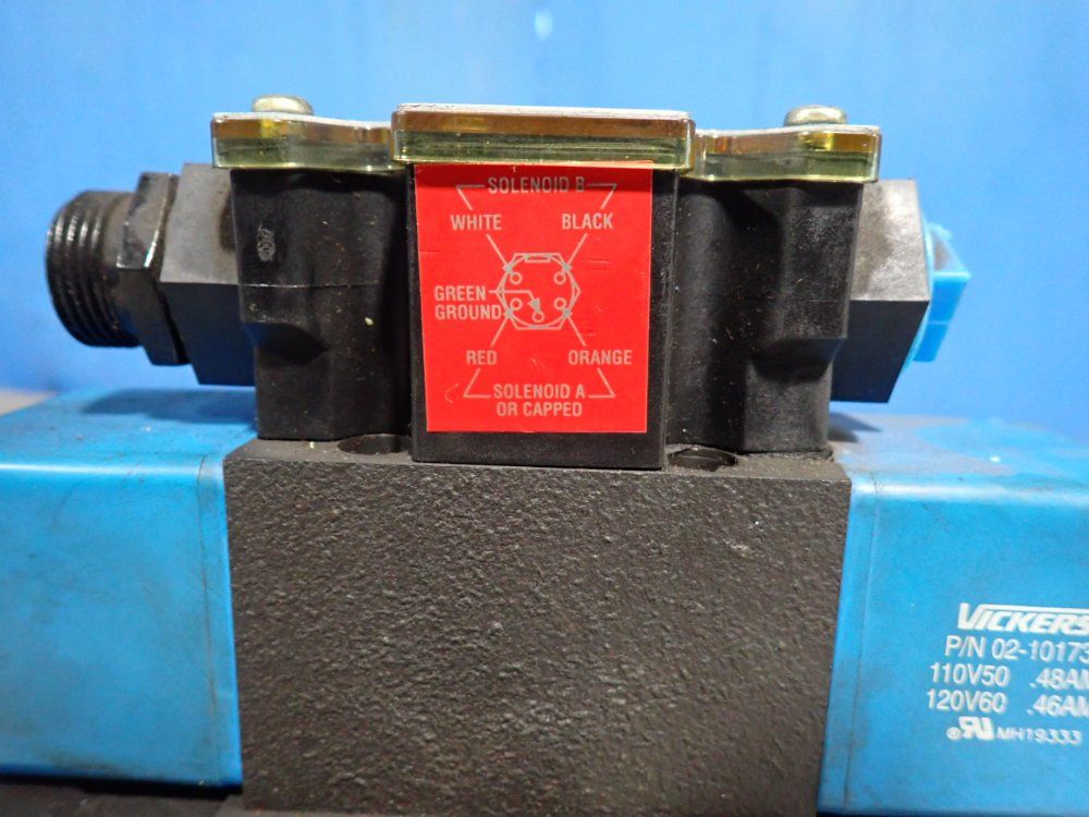Vickers 3000 Psi Directional Control Valve - Dg5s-8-2n-m-fpa5wl-b5-30