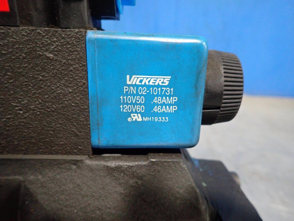 Vickers 3000 Psi Directional Control Valve - Dg5s-8-2n-m-fpa5wl-b5-30
