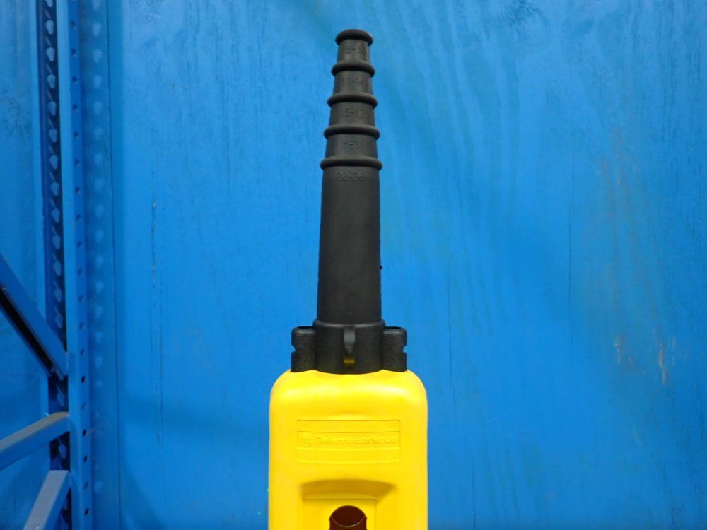 Schneider Electric Harmony Pendant Station Enclosure - Xac-a12h7