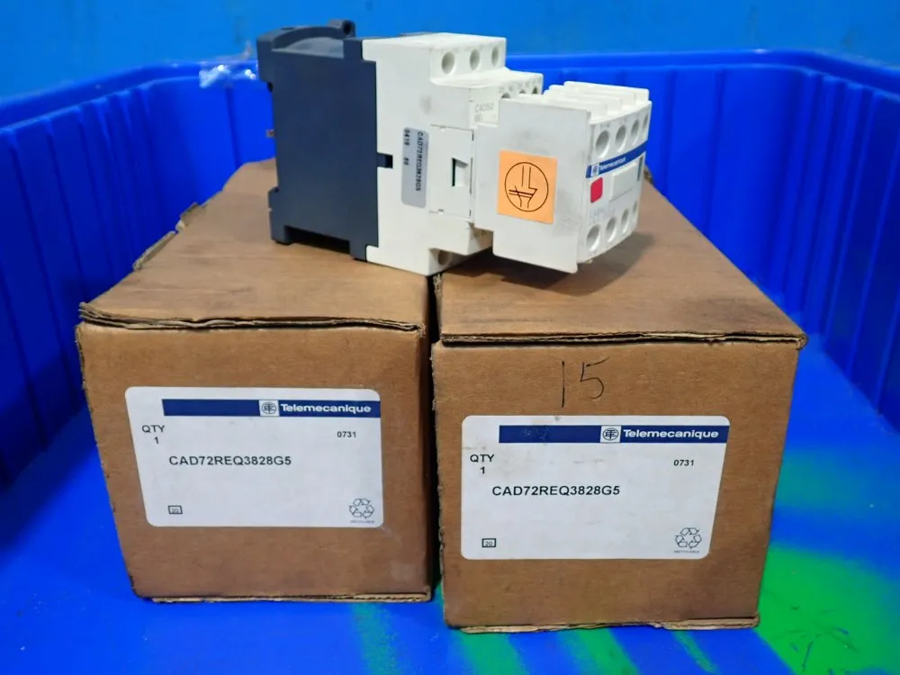 Schneider Electric Industrial Control Relays - Cad72req3828g5