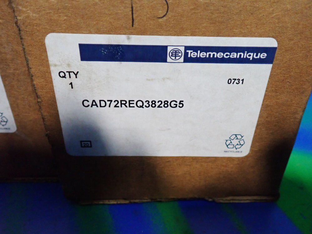 Schneider Electric Industrial Control Relays - Cad72req3828g5