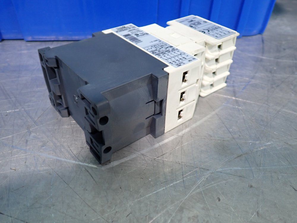 Schneider Electric Industrial Control Relays - Cad72req3828g5