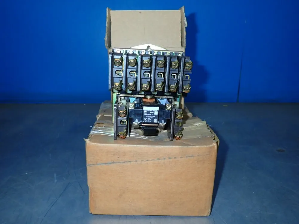 Joslyn Clark Controls 600 V Bulletin 7305 Pm Control Relays - 5u8-76