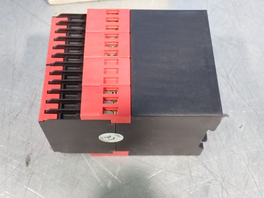 Telemecanique Monitoring Devices For Emergency Stop - Xpsam3440