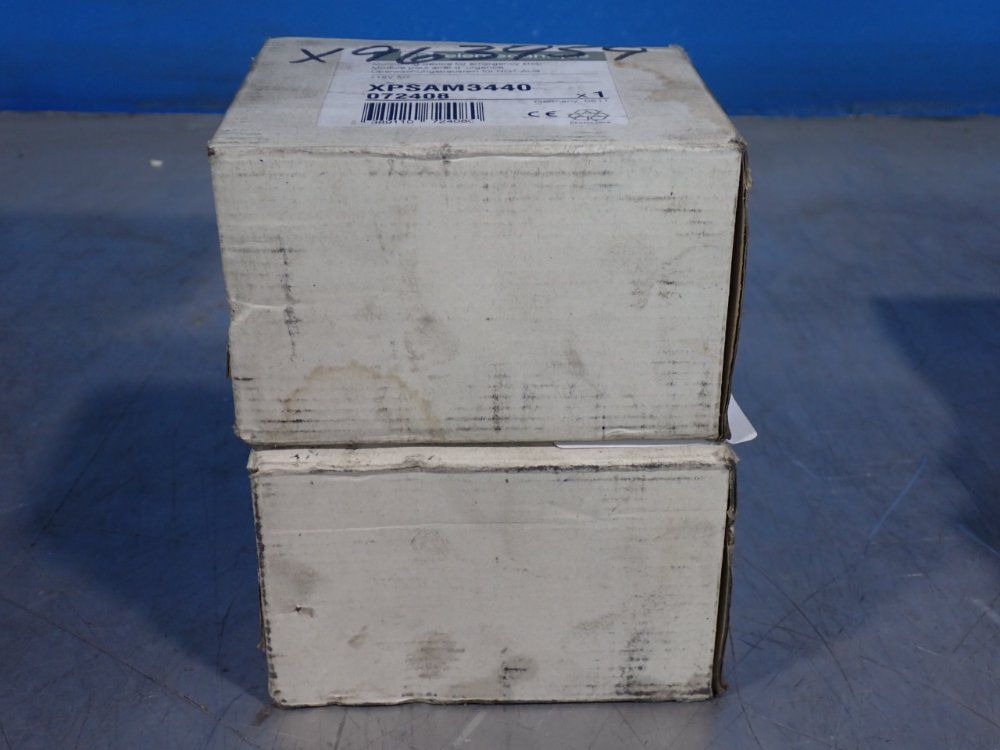 Telemecanique Monitoring Devices For Emergency Stop - Xpsam3440