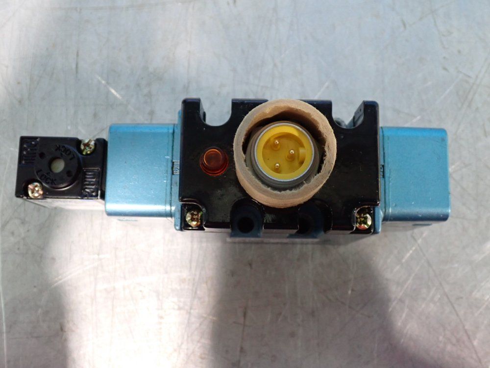 Mac Valves 150 Psi Solenoid Pilot Operated Pneumatic Valve - Mv-a2b-a121-pm-111da