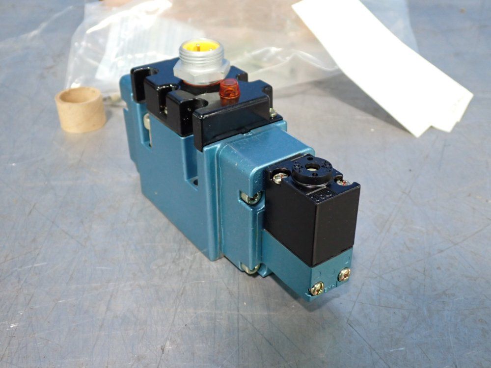 Mac Valves 150 Psi Solenoid Pilot Operated Pneumatic Valve - Mv-a2b-a121-pm-111da