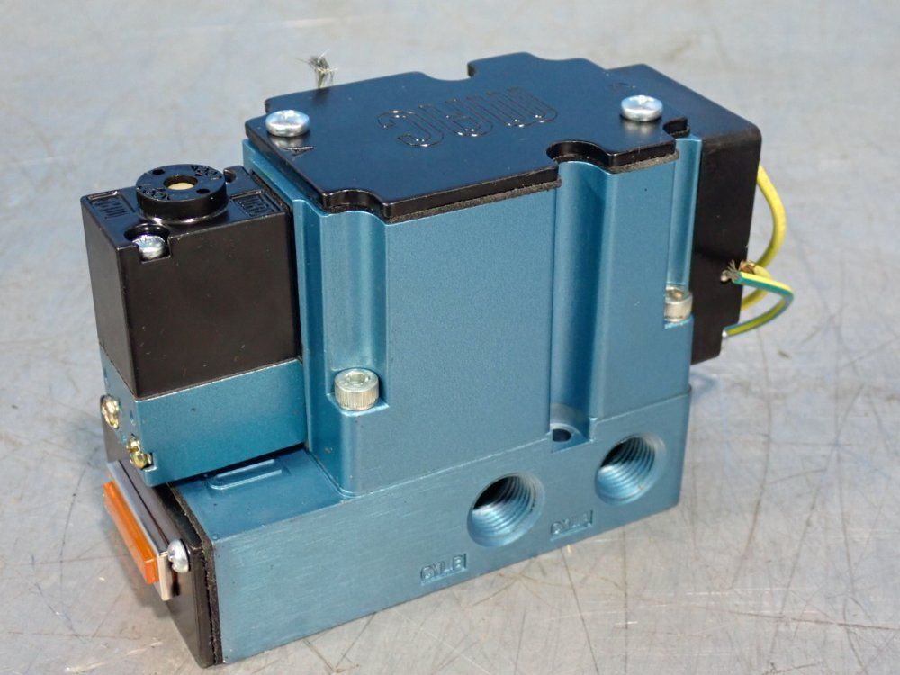 Mac Valves 150 Psi Solenoid Pilot Operated Pneumatic Spool Valve - 6311d-212-pm-501da