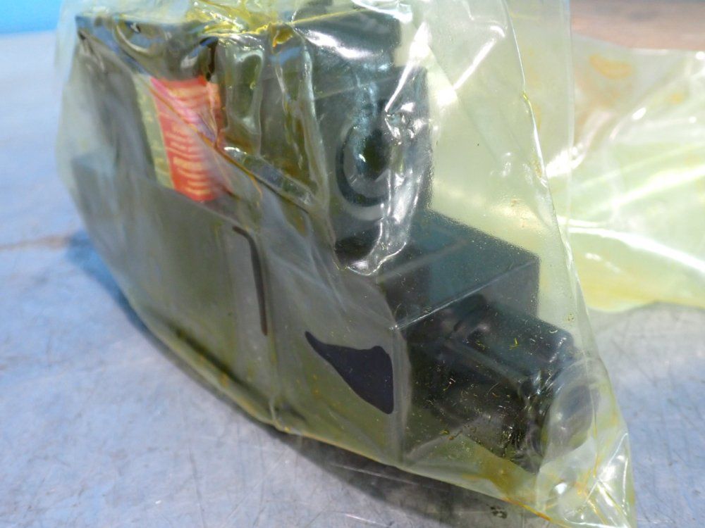 Parker 5000 Psi Hydraulic Directional Control Valve - D1vw004cnycf6 82