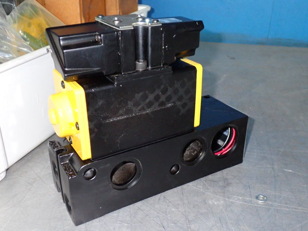 Parker 150 Psi Directional Control Valve - Hhb4085001l