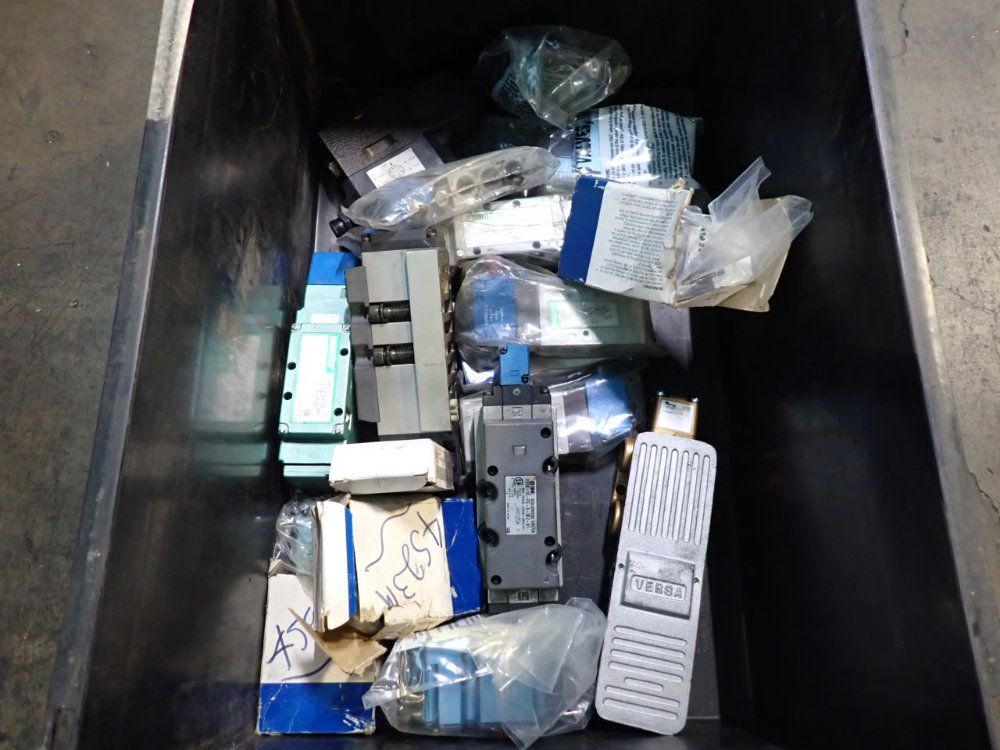 Numatics, Smc, Continental Hydraulics Pneumatic Solenoid Valve, Control Valve