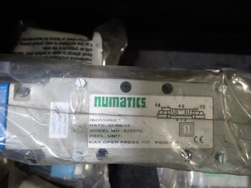 Numatics, Smc, Continental Hydraulics Pneumatic Solenoid Valve, Control Valve