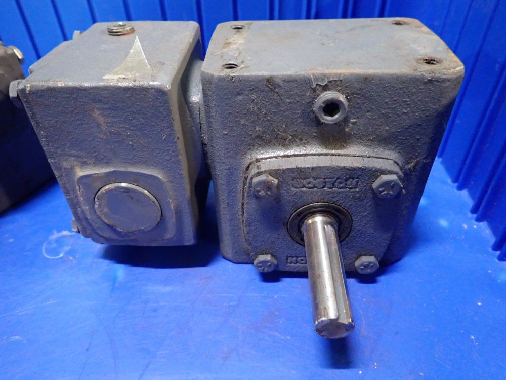 Boston Gear Right Angle Worm Gear Speed Reducer - Wa713600h