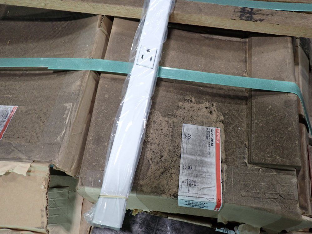 Legrand Plugmold Multioutlet Systems - Wh20gb618