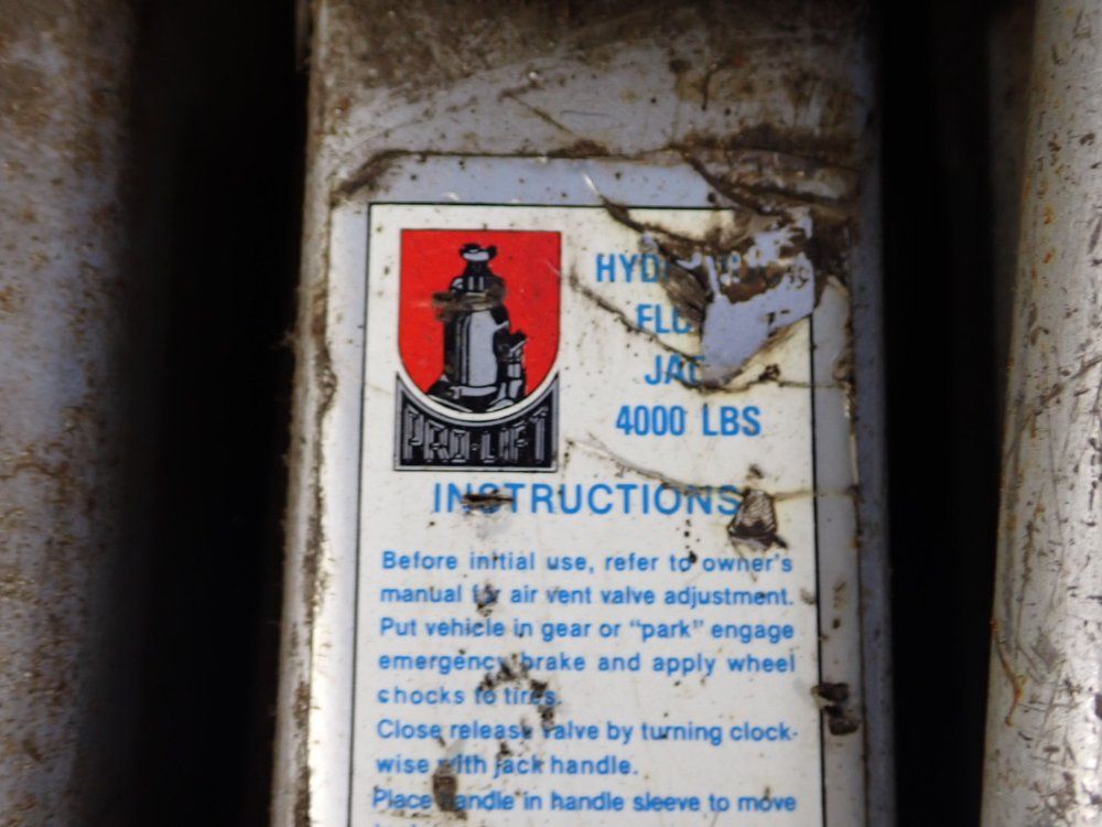 Pro Lift 4000 Lbs Hydraulic Floor Jack - F275