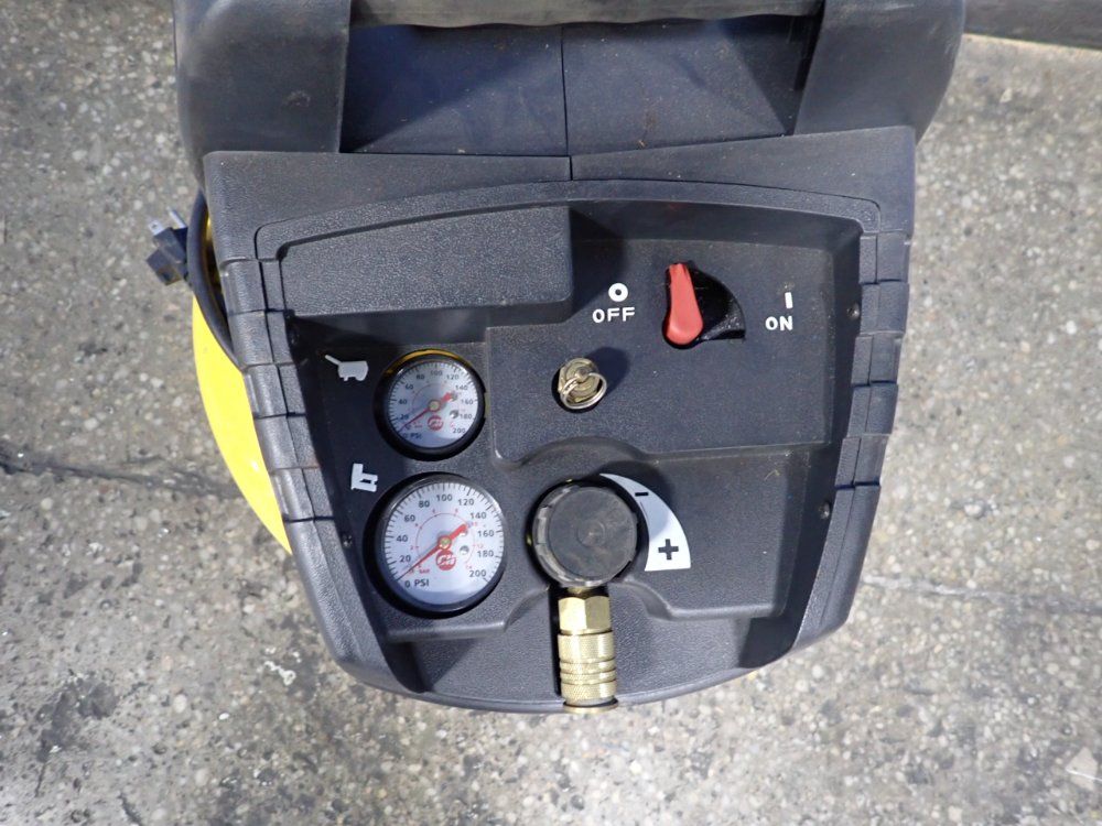 Campbell Hausfeld 4 Gal Air Compressor - Fp210001