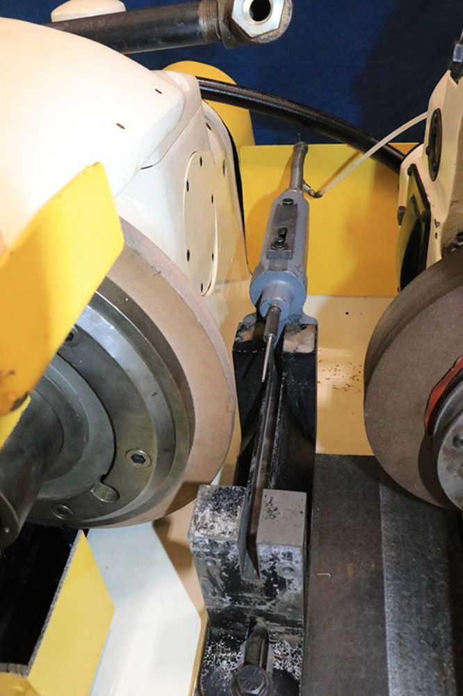 Cincinnati Centerless Grinder - No. 2 Om